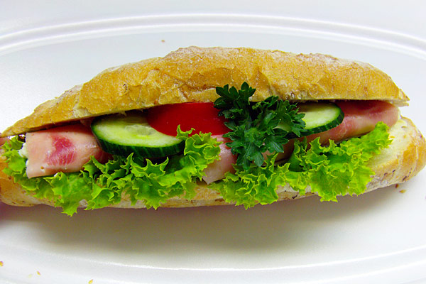 Sonkatekercses szendvics